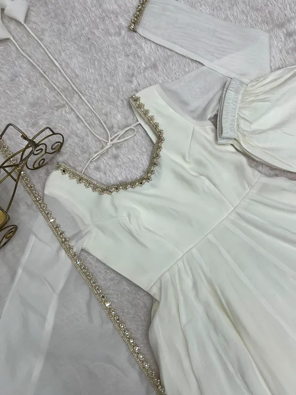 Ivory_Elegance_Anarkali_Suit_Set_For_Women