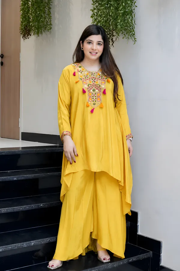 Yellow_French_crepe_Co-ord_set