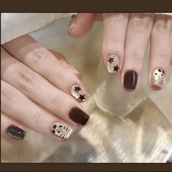 Nude_Brown_Press_On_Nails_With_Silver_Glitter_Star_Accents_24_Pcs