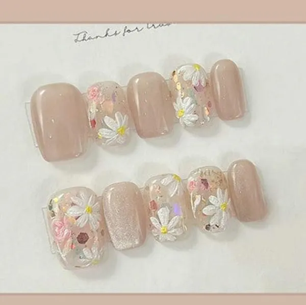 Nude_Floral_Shimmer_Press_On_Nails