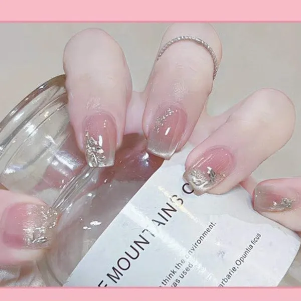 Silver_Sparkle_Press_On_Nails_Soft_Pink_With_Glitter_French_Tips