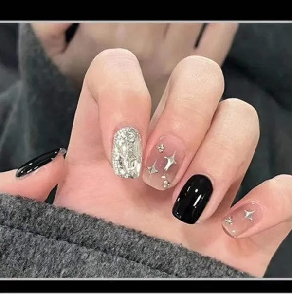 Silver_Glam_Star_Press_On_Nails_Black_Nude_With_Silver_Glitter_Star_Accents