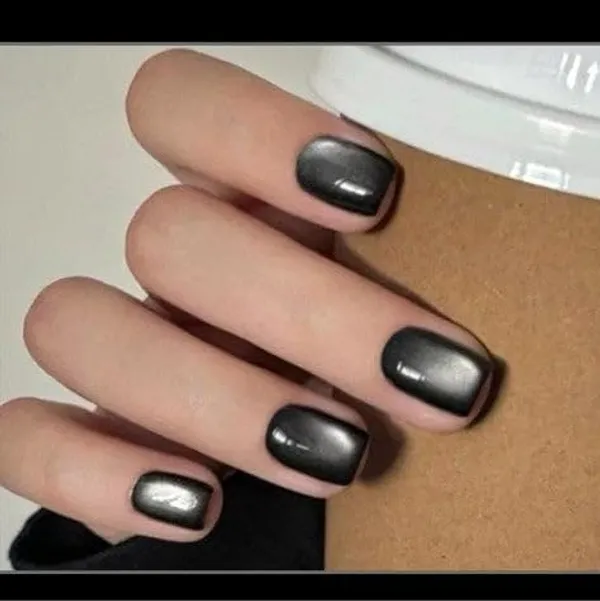 Artificial_Nails_In_Various_Sizes_For_The_Perfect_Fit_For_Girls_And_Women_For