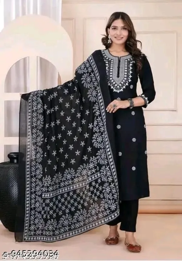 Black_Embroidered_Kurta_for_Women