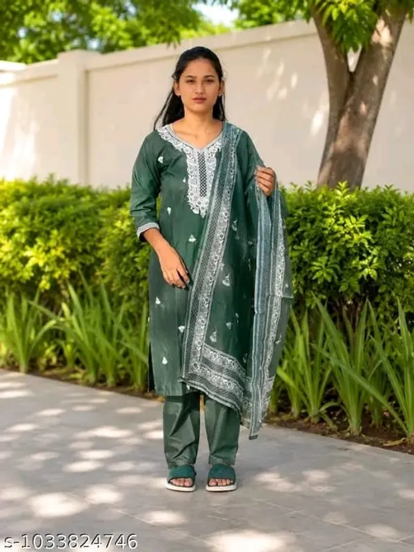 Green_Embroidered_Kurta_Set_for_Women