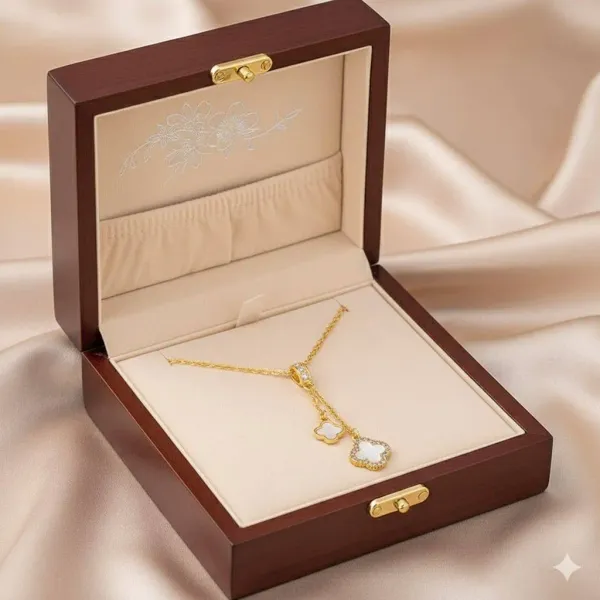 Gold_Plated__Stainless_Steel_Clover_Themed_Pendant