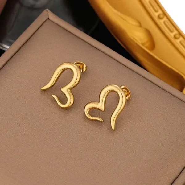 Gold_Plated_Stainless_Steel__Heart_Themed_Stud_Earrings