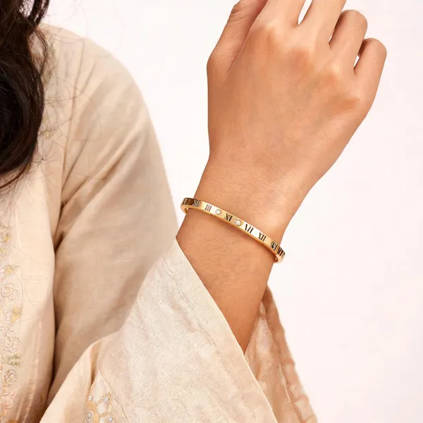 Gold_Plated_Steel_Ad_Roman_Numerals_Bangle_Bracelet_For_Women