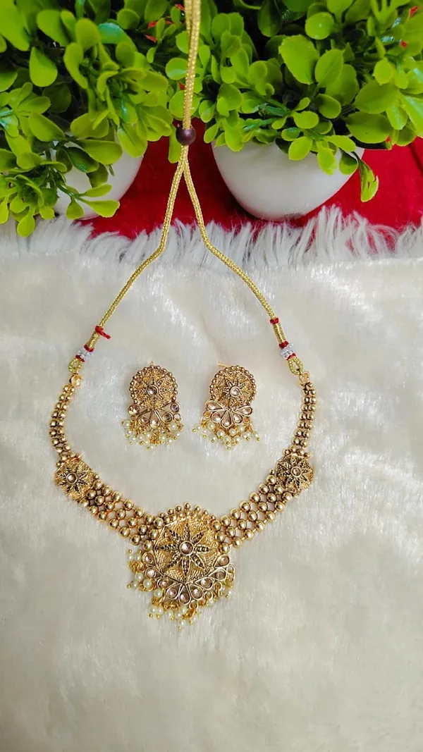 Gold_Necklaces