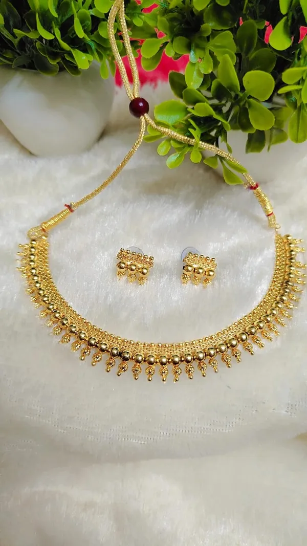 Elegant_Gold_Beaded_Necklace_Set