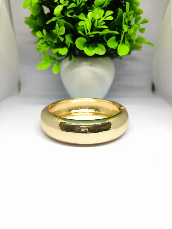 High_Polished_Gold_Dome_Bangle_Kada