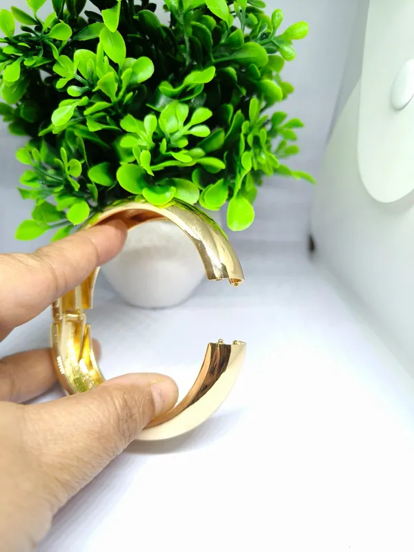 High_Polished_Gold_Dome_Bangle_Kada