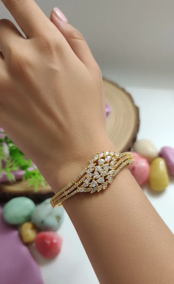 Elegant_American_Diamond_Sparkle_Bracelet