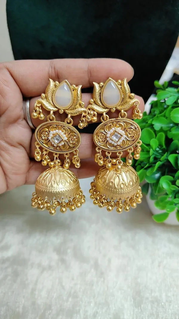 Kashmiri_Heritage_White_Stone_Jhumka_Earrings