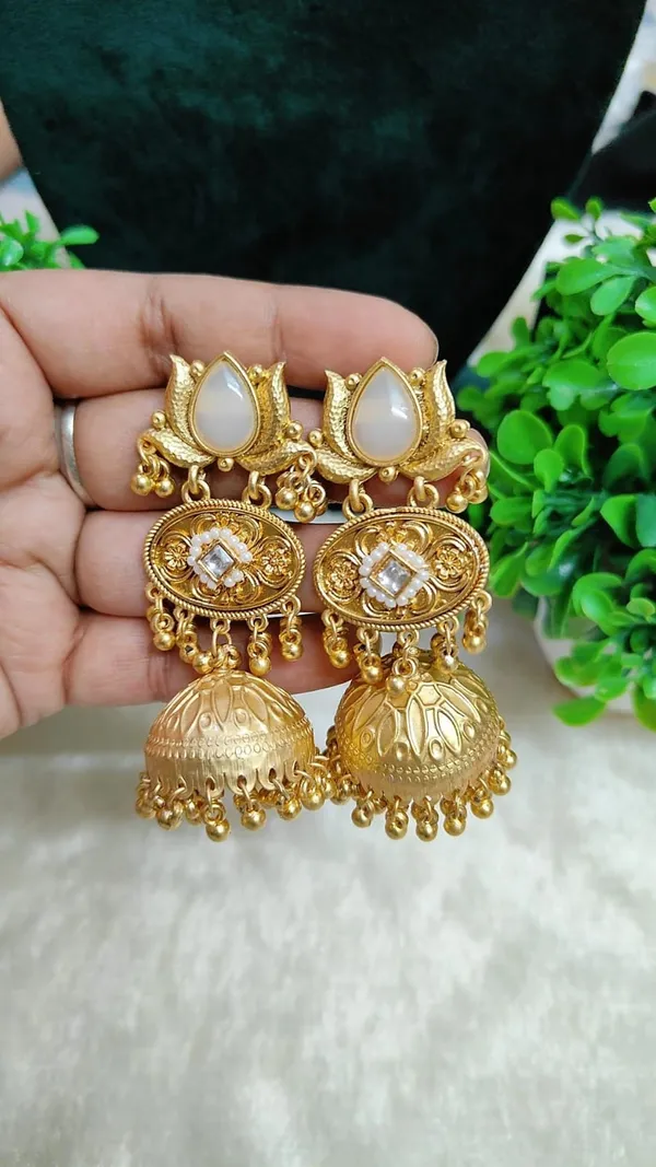 Kashmiri_Heritage_White_Stone_Jhumka_Earrings