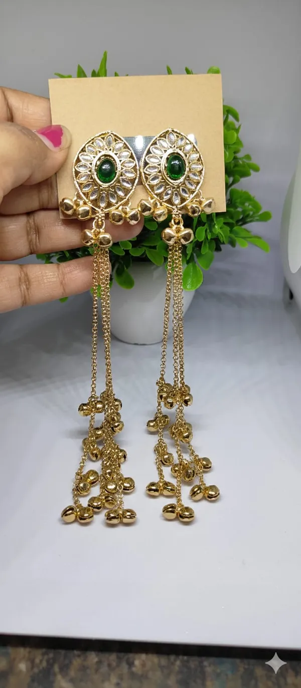 Emerald_Kundan_Long_Chain_Drop_Earrings