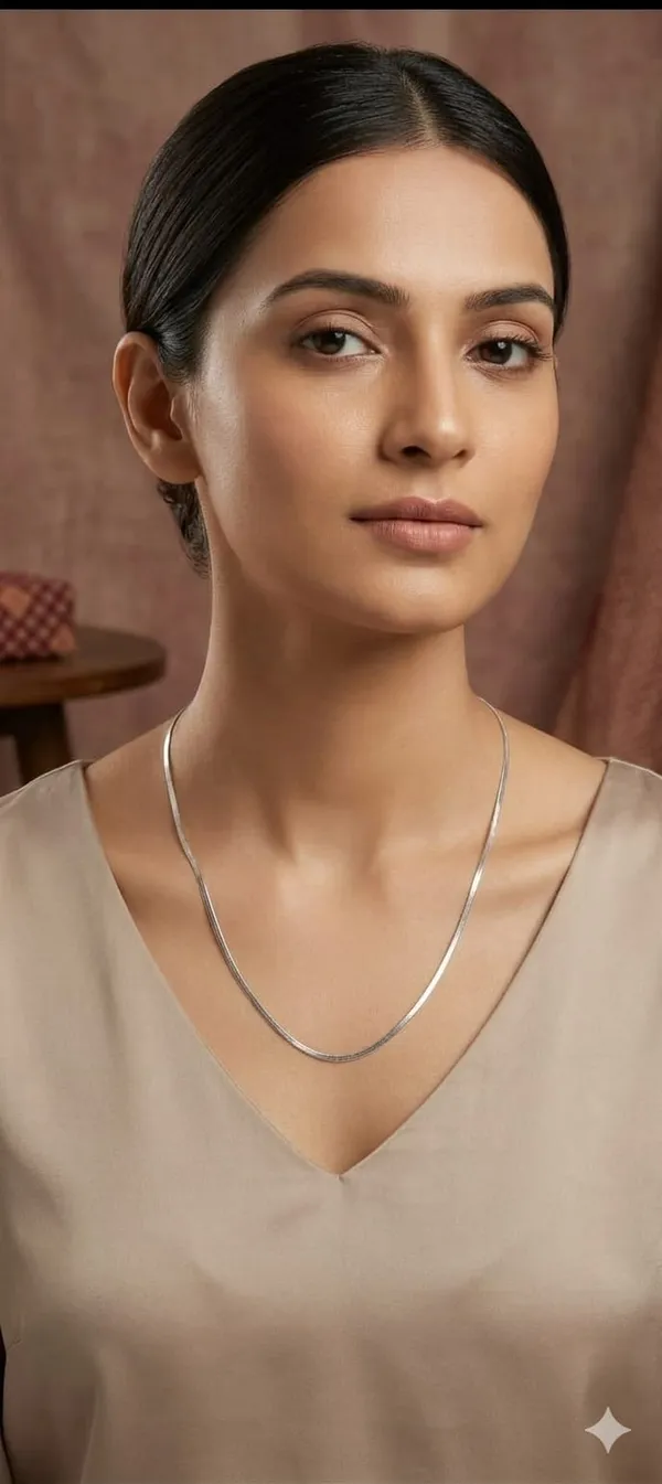 Elegant_Sleek_Silver_Snake_Chain