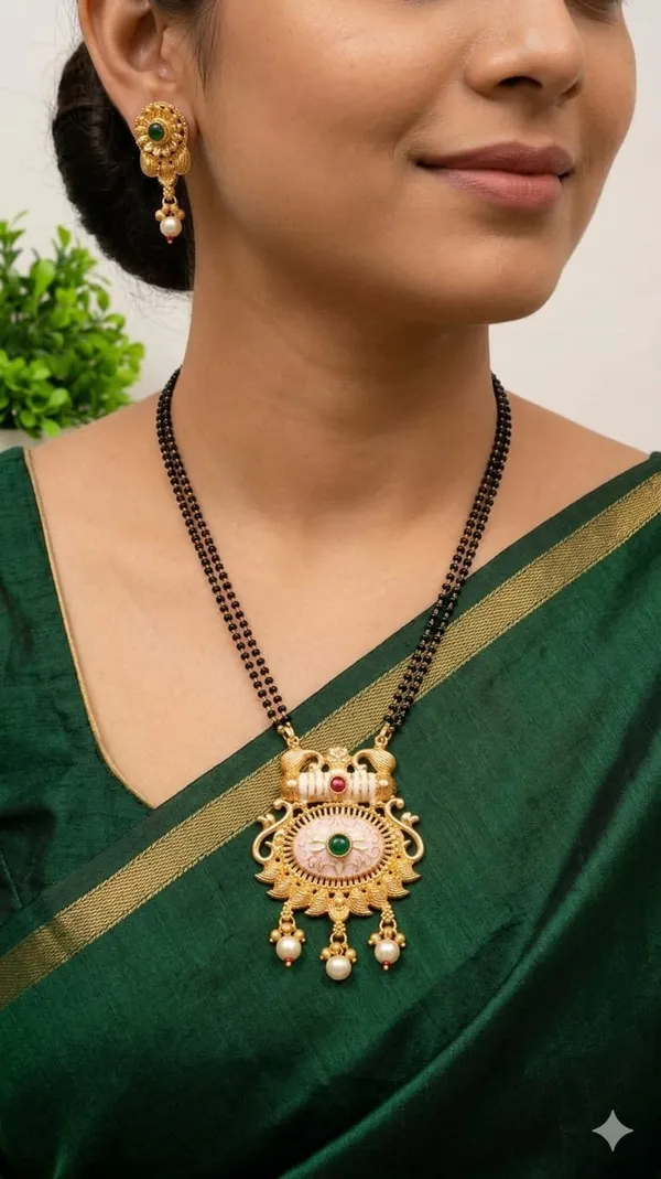 Royal_Temple_Design_Mangalsutra_Set_With_Matching_Earrings