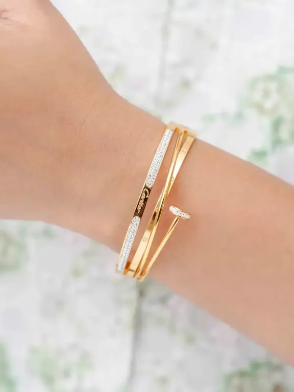 Golden_Luxe_Crystal_Nail_Bracelet