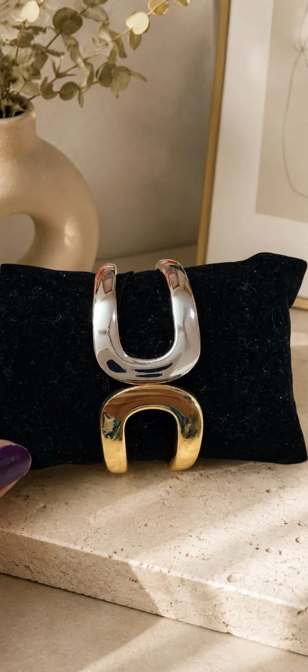 Luxe_Dual_Tone_Statement_Bracelet