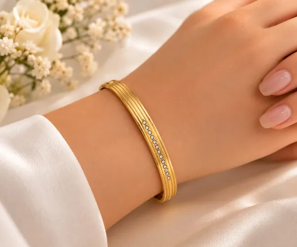 Golden_Crystal_Line_Bracelet