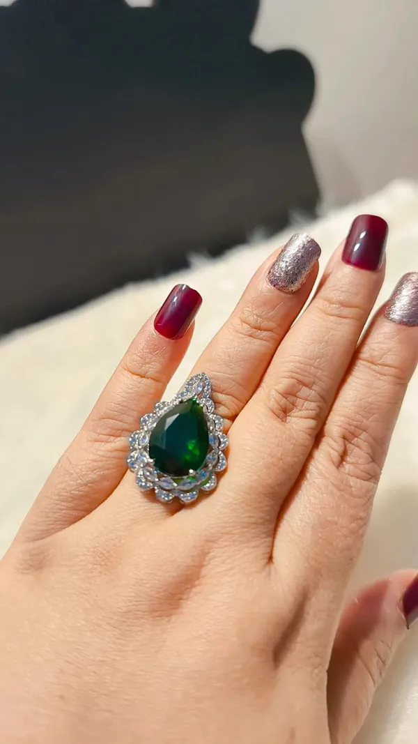 Emerald_Majesty_Adjustable_Statement_Ring