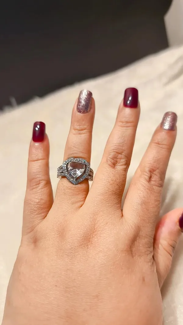Crystal_Heart_Halo_Ring