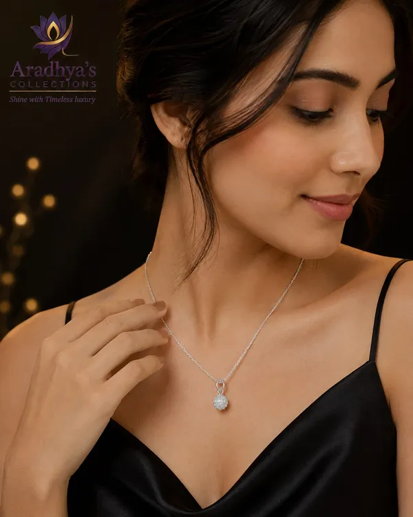 Celestial_Spark_Silver_Pendant_Necklace