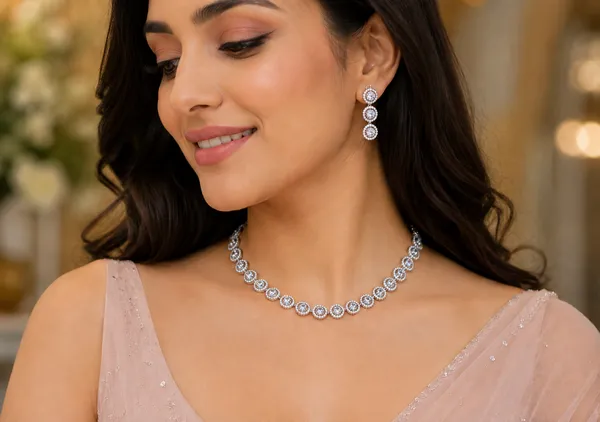 Diamond_Necklace_White_&_Silver