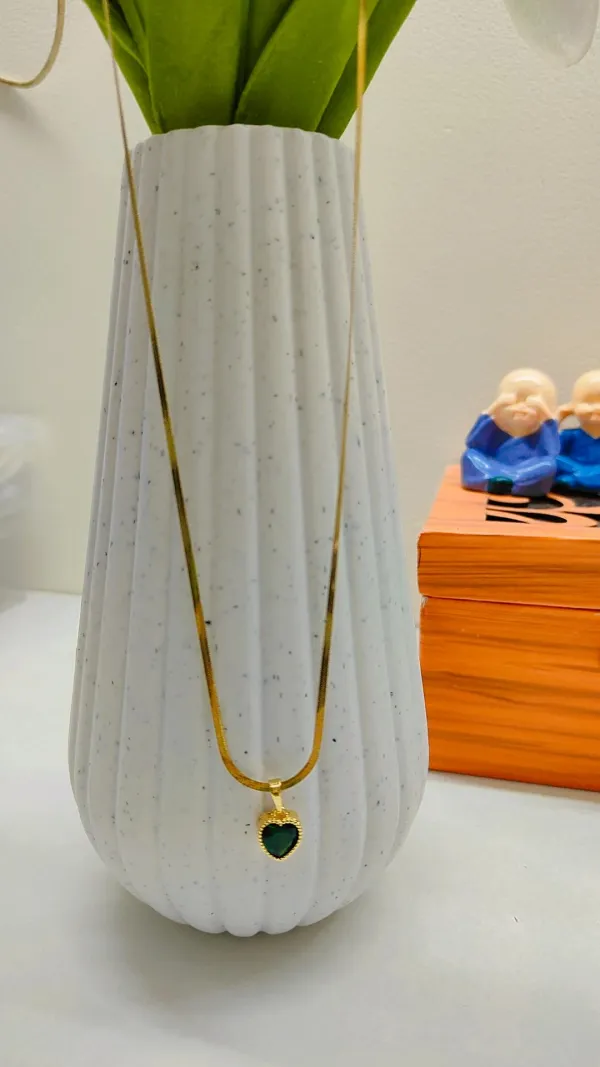 Green_Heart_Charm_Snake_Chain_Necklace
