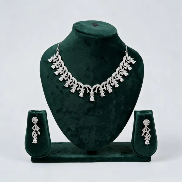Midnight_Sapphire_Elegance_Necklace_Set_White