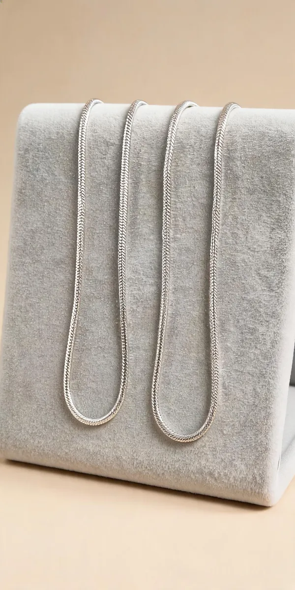 Elegant_Sleek_Silver_Snake_Chain