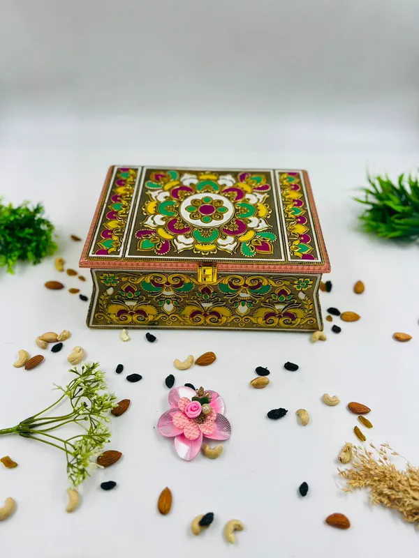 Metal_Traditional_Floral_Pattern_Dry_Fruit_Storage_Box