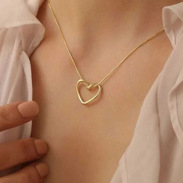 Gold_Tone_Heart_Pendant_Necklace_for_Women