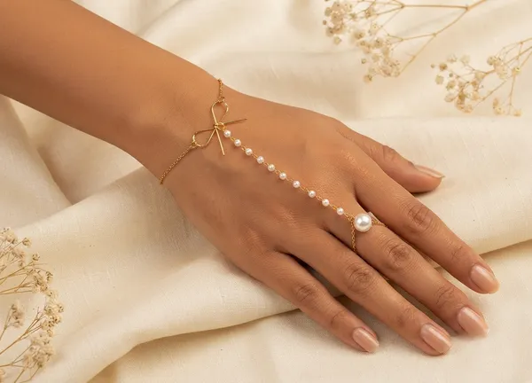 Gold_Alloy_Bracelet_For_Women