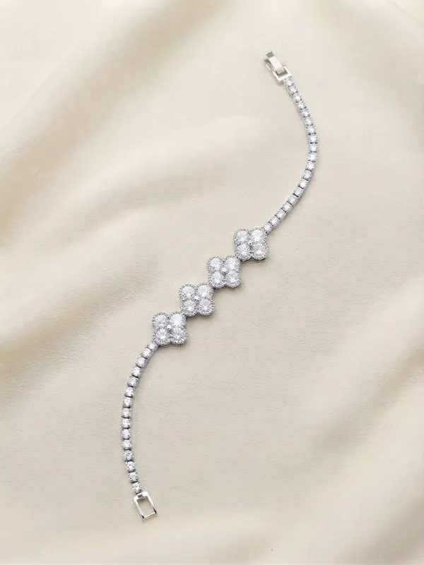 Silver_Alloy_Bracelet_For_Women