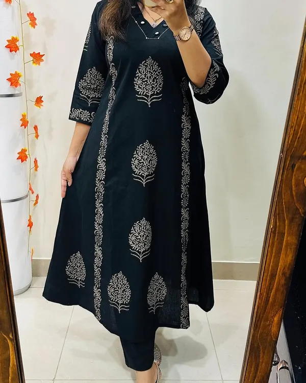 Midnight_Bloom_Handblock_Cotton_Kurti_Pant_Set