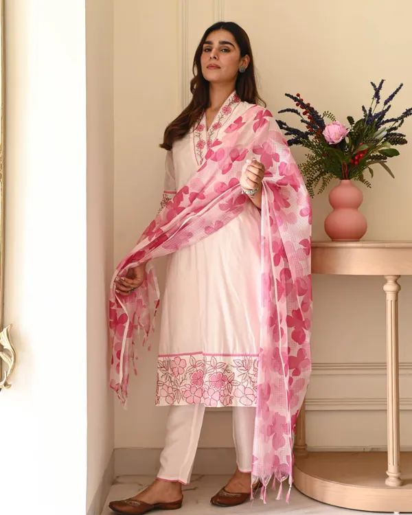 Blush_Bloom_Cotton_Flex_Embroidered_Kurta_Set_With_Kota_Doriya_Dupatta