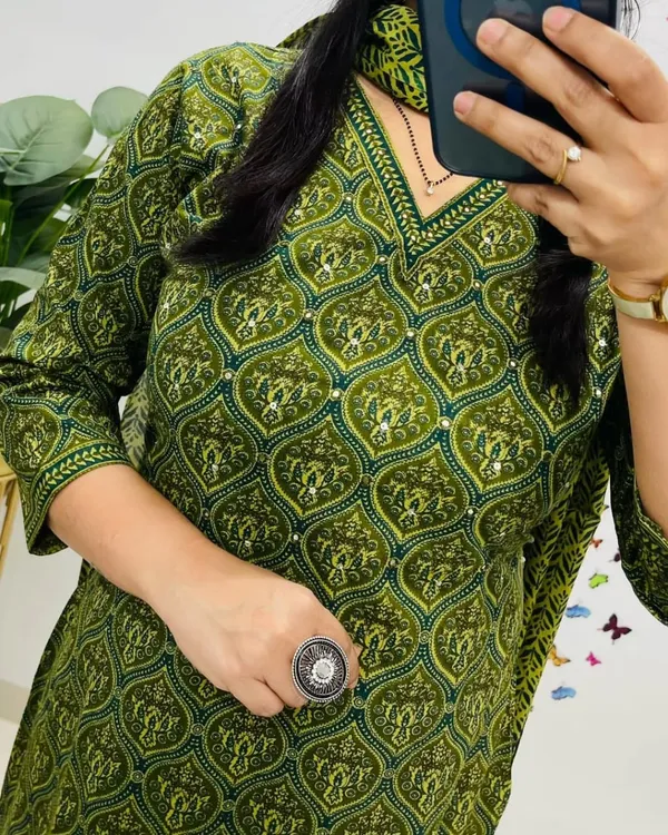 Salim_Green_Handcrafted_Floral_Cotton_Kurti_Set_With_Dupatta
