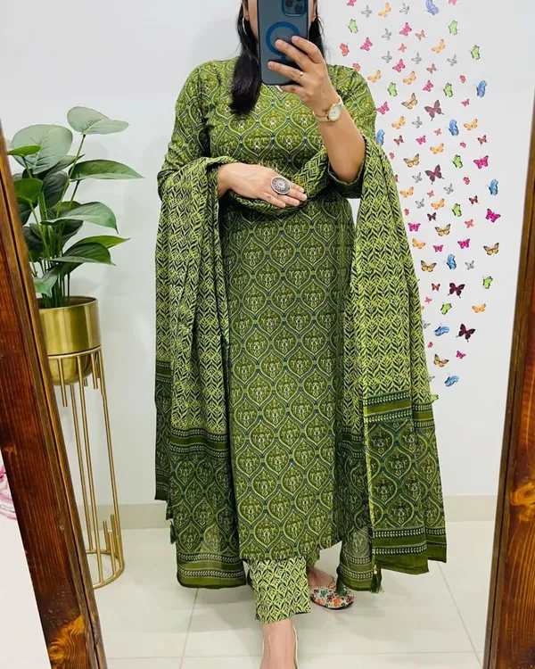 Salim_Green_Handcrafted_Floral_Cotton_Kurti_Set_With_Dupatta