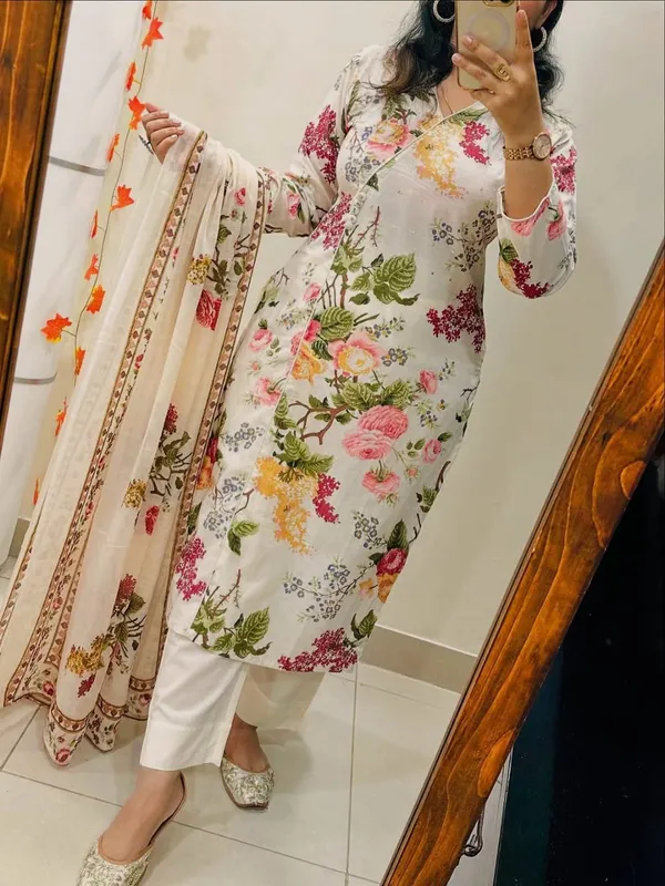 Pure_Cotton_Floral_Printed_Kurta_Pant_Set_With_Mulmul_Dupatta_For_Women