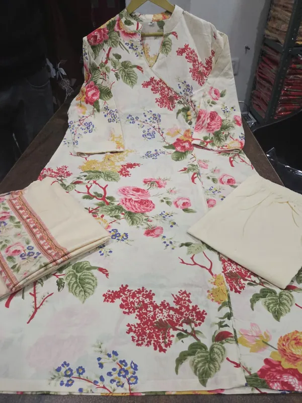 Pure_Cotton_Floral_Printed_Kurta_Pant_Set_With_Mulmul_Dupatta_For_Women