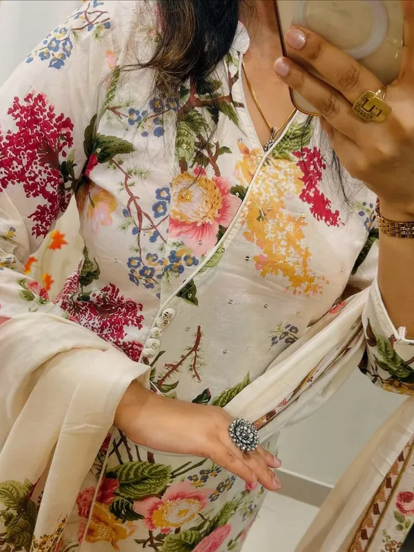 Pure_Cotton_Floral_Printed_Kurta_Pant_Set_With_Mulmul_Dupatta_For_Women