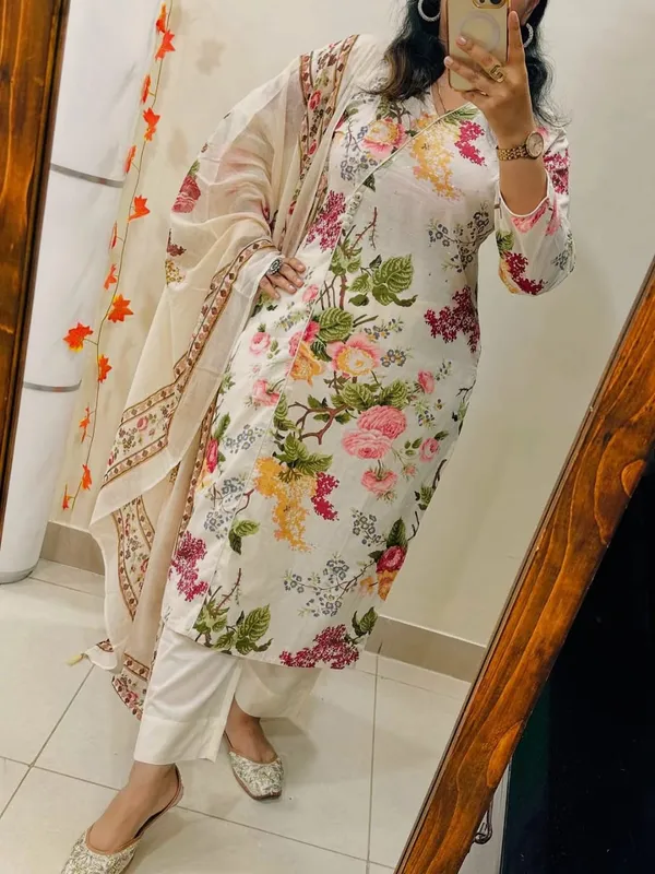 Pure_Cotton_Floral_Printed_Kurta_Pant_Set_With_Mulmul_Dupatta_For_Women