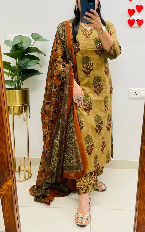 Zariya_Kalamkari_Print_Cotton_Suit_Set_With_Dupatta