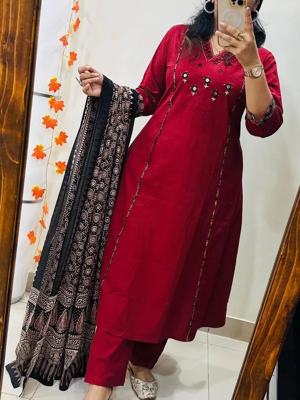 Maroon_Embroidered_Anarkali_Kurta_Set_With_Mirror_Work_And_Contrast_Dupatta