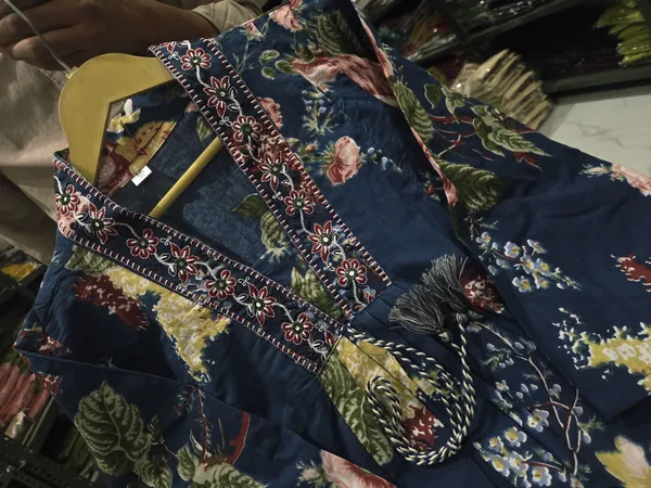 Floral_Printed_Cotton_Kurta_Pant_Set_With_Mulmul_Dupatta_For_Women_Premium_Ethnic_Wear