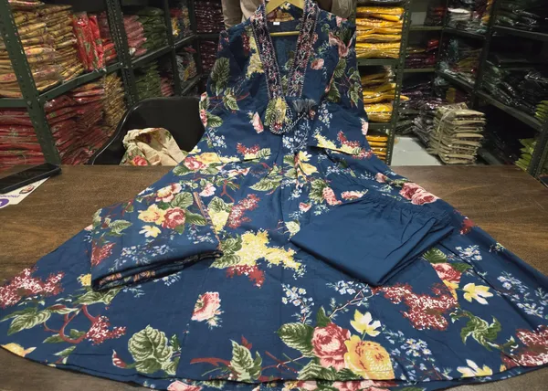 Floral_Printed_Cotton_Kurta_Pant_Set_With_Mulmul_Dupatta_For_Women_Premium_Ethnic_Wear