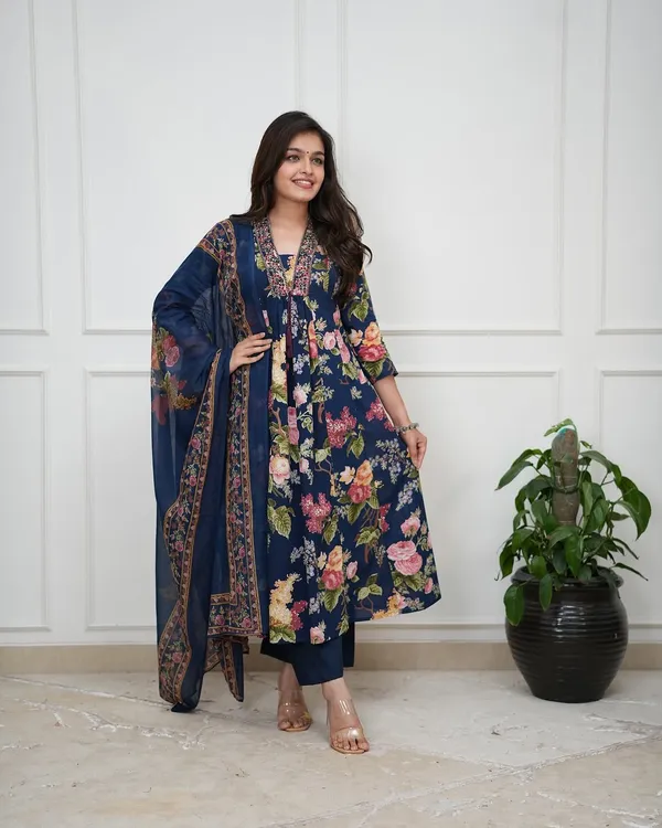 Floral_Printed_Cotton_Kurta_Pant_Set_With_Mulmul_Dupatta_For_Women_Premium_Ethnic_Wear