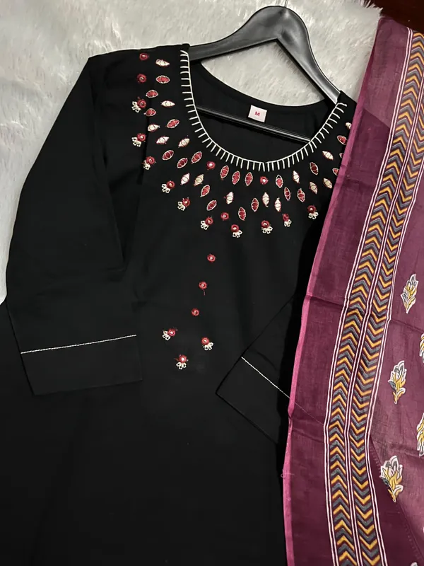 Black_Emblem_Embroidered_Cotton_Kurti_Set_With_Dupatta